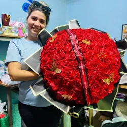 Super Ramo de 100 rosas
