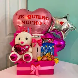 Caja personalizada con peluche y chuches
