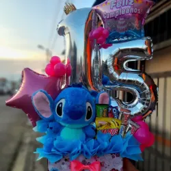 Caja personalizada con stich y chuches