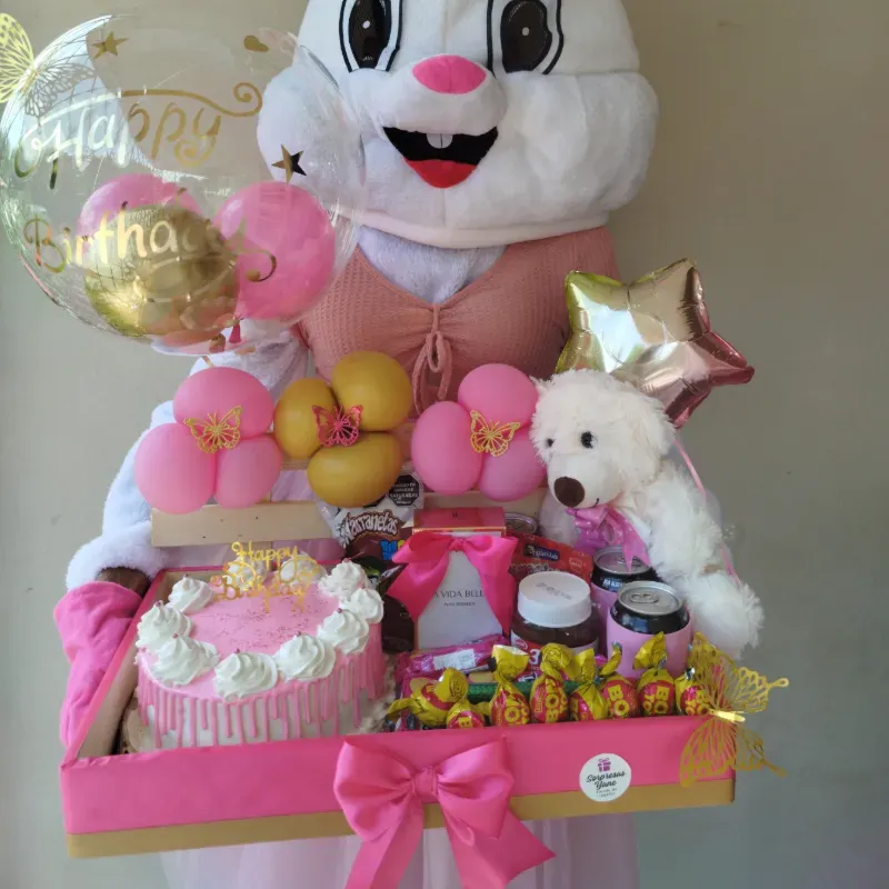 Alegría con pastel, dulces y perfume