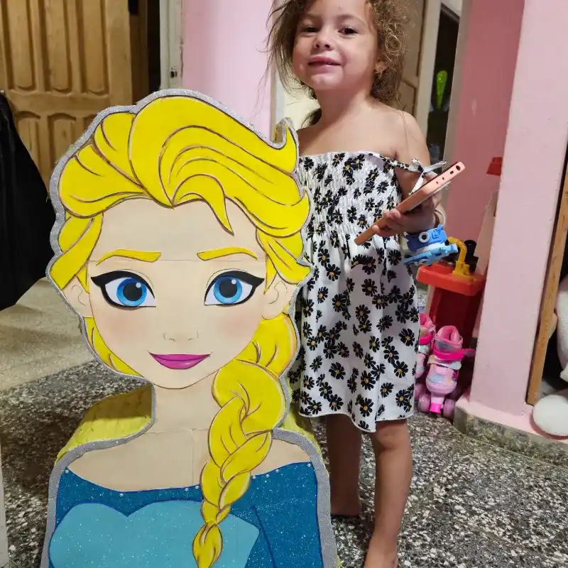 Piñatas tematicas grandes