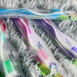 Cepillos de dientes (U)