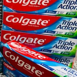 Colgate triple acción