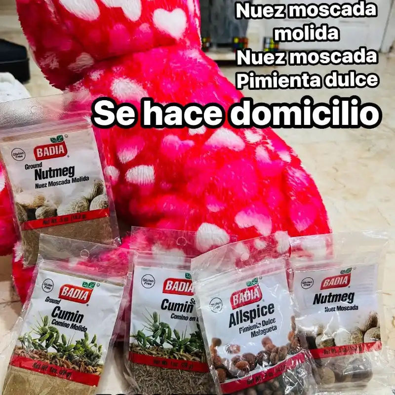 Comino en grano , comino en polvo , nuez moscada , pimienta dulce 