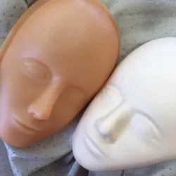 Careta + soporte de maniquí