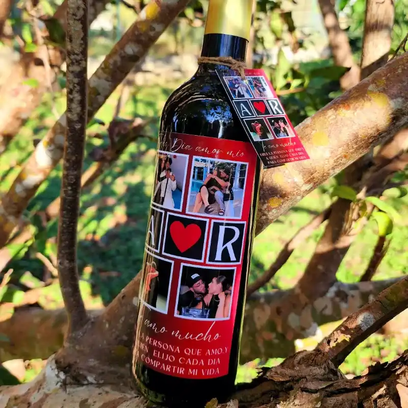 Botella de vino tinto personalizada