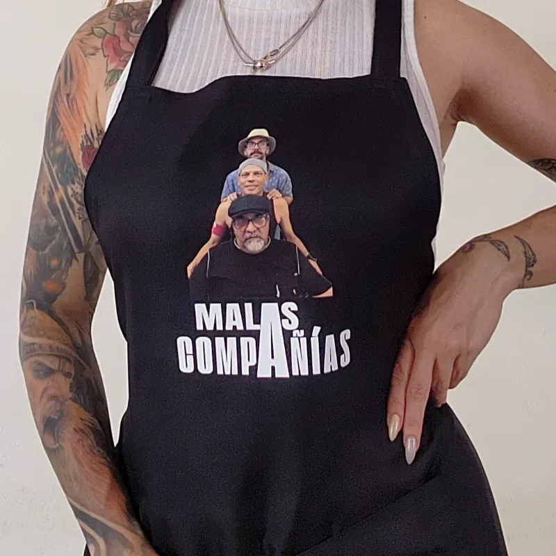 Delantal malas compañias