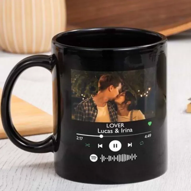 Jarra negra de cerámica