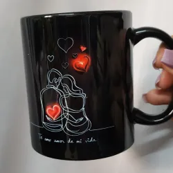 Jarra negra de cerámica