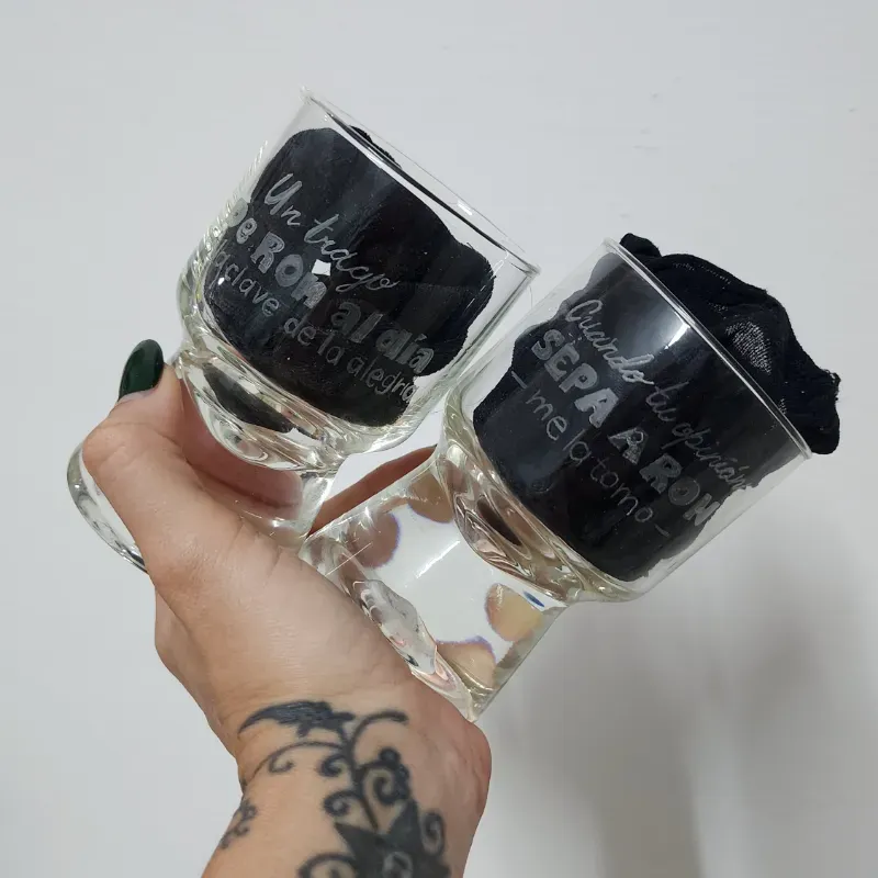 Juego de 2 Copas decoradas o grabadas