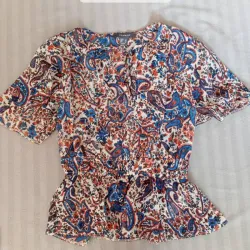 Blusa corta estampada 