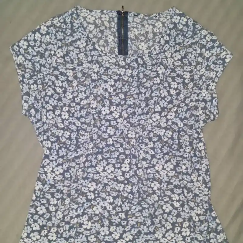 Blusa elegante de mujer 