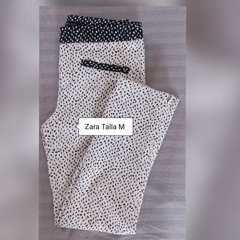 Pantalón de vestir Zara estampado 