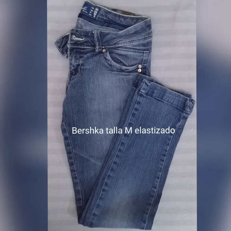 Skinny Jeans marca Bershka 