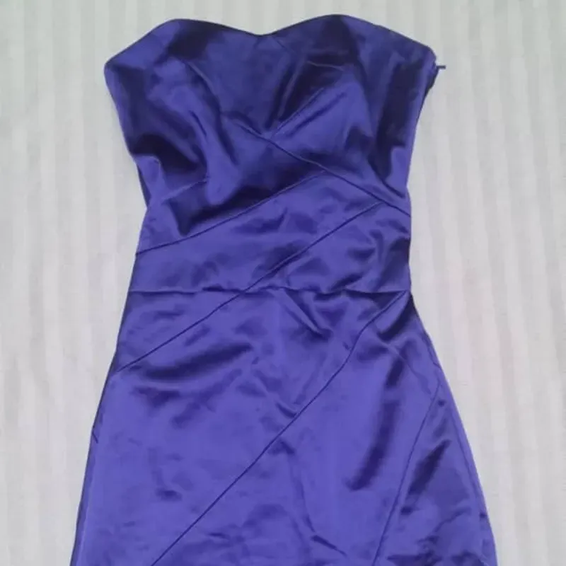 Vestido elegante strapless de satín 👗