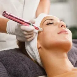 Limpieza Facial Profunda con Microneedling