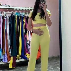 Conjunto de blusa y pantalón 