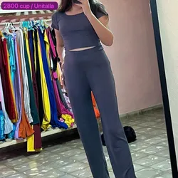 Conjunto de pantalón y blusa 