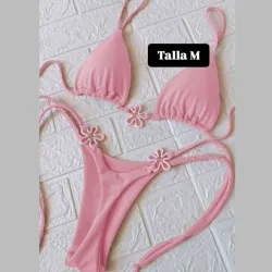 Bikini de 2 piezas con detalles de flores 