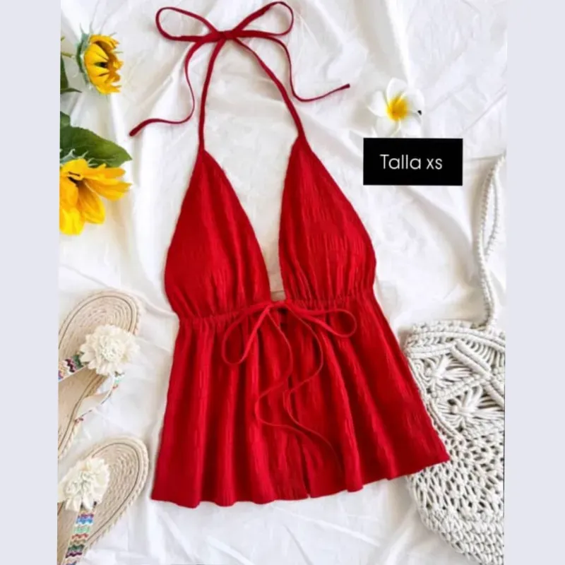 Blusa atada al cuello con lazo 