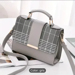 Cartera con estampado a cuadros 
