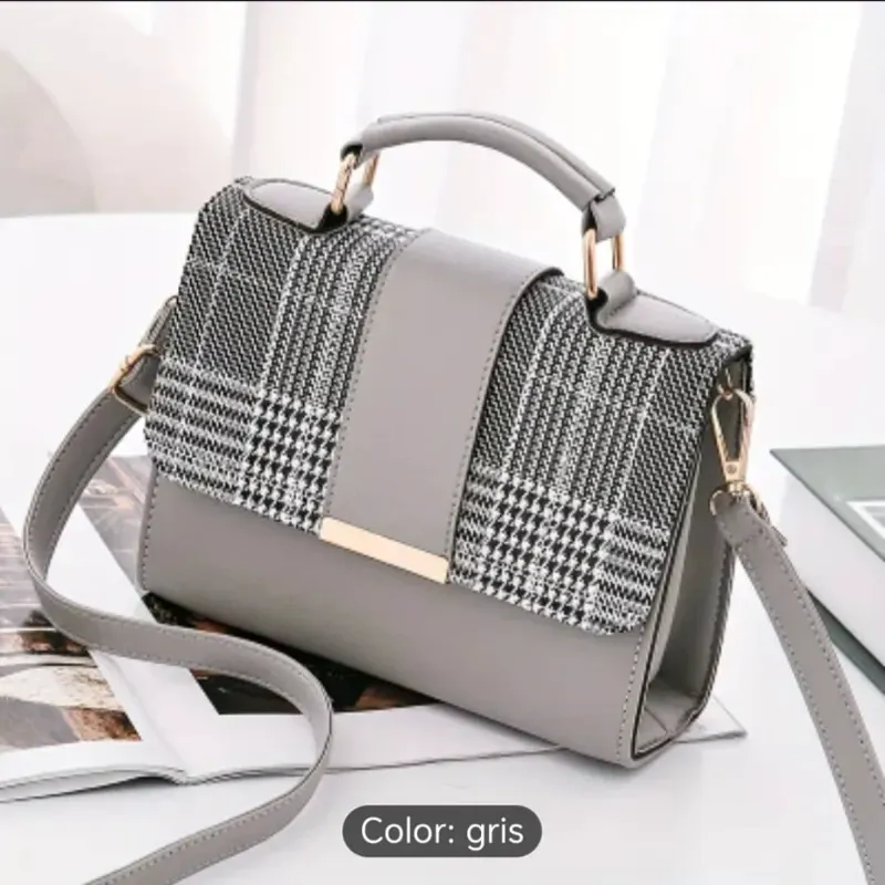 Cartera con estampado a cuadros 