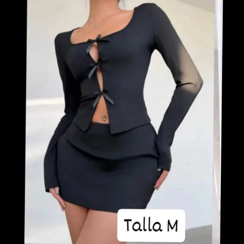 Conjunto con lazos 