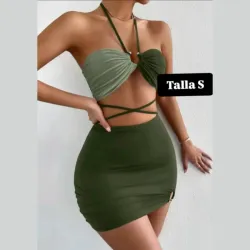 Conjunto de blusa y saya cortas