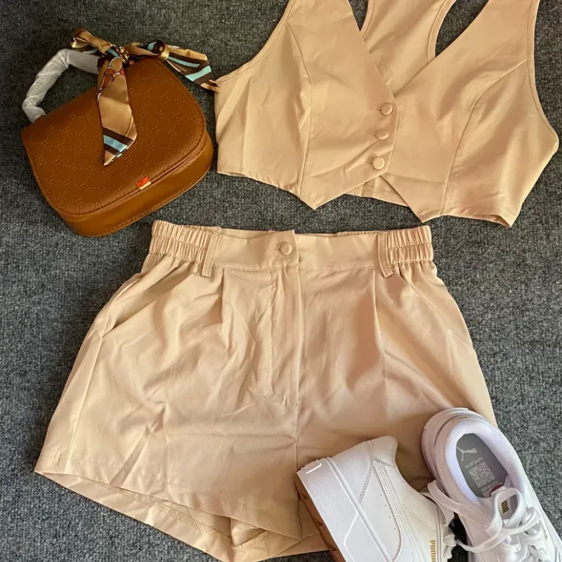 Conjunto de chaleco y short 