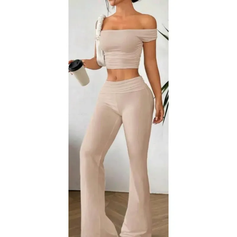 Conjunto de licra de pata ancha y blusa 
