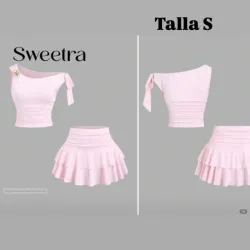 Conjunto de mini falda con vuelos y blusa 