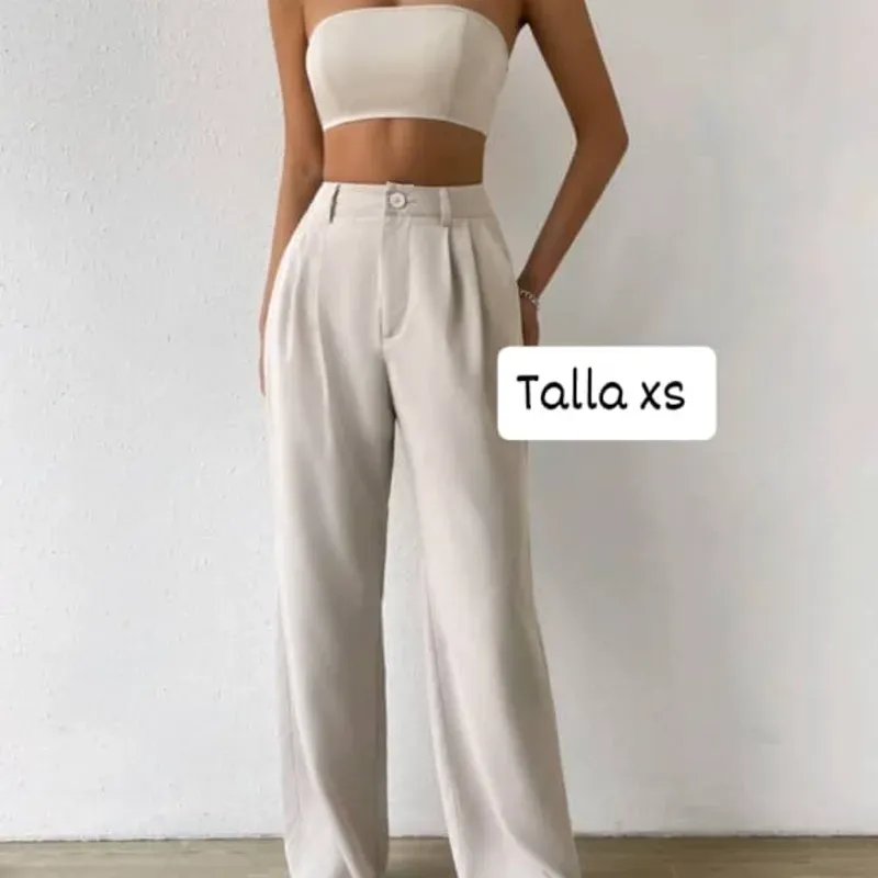 Conjunto de pantalón de corte recto y top