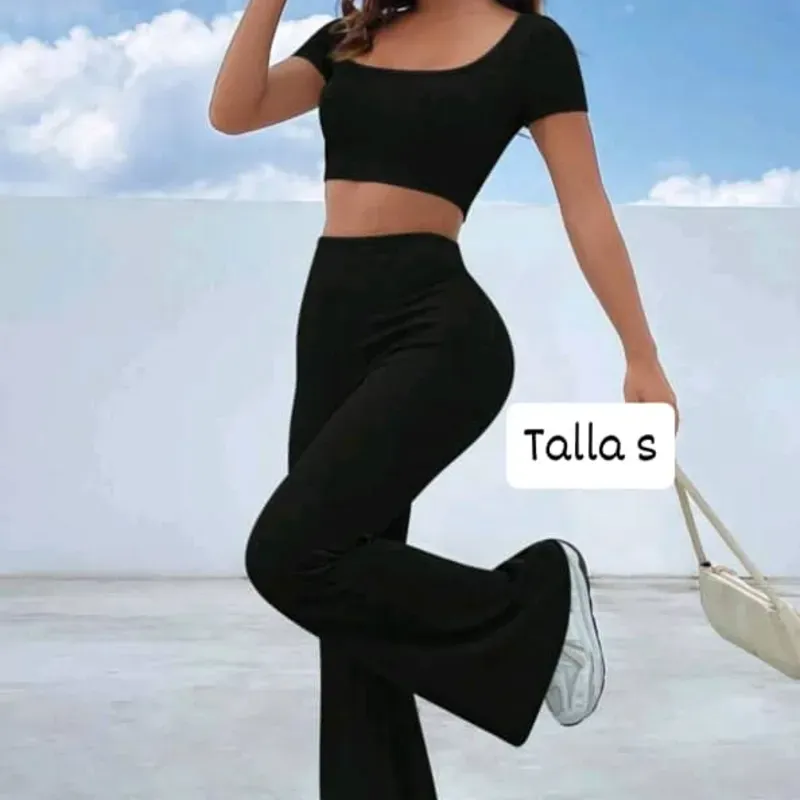 Conjunto de pantalón de pata ancha y blusa 
