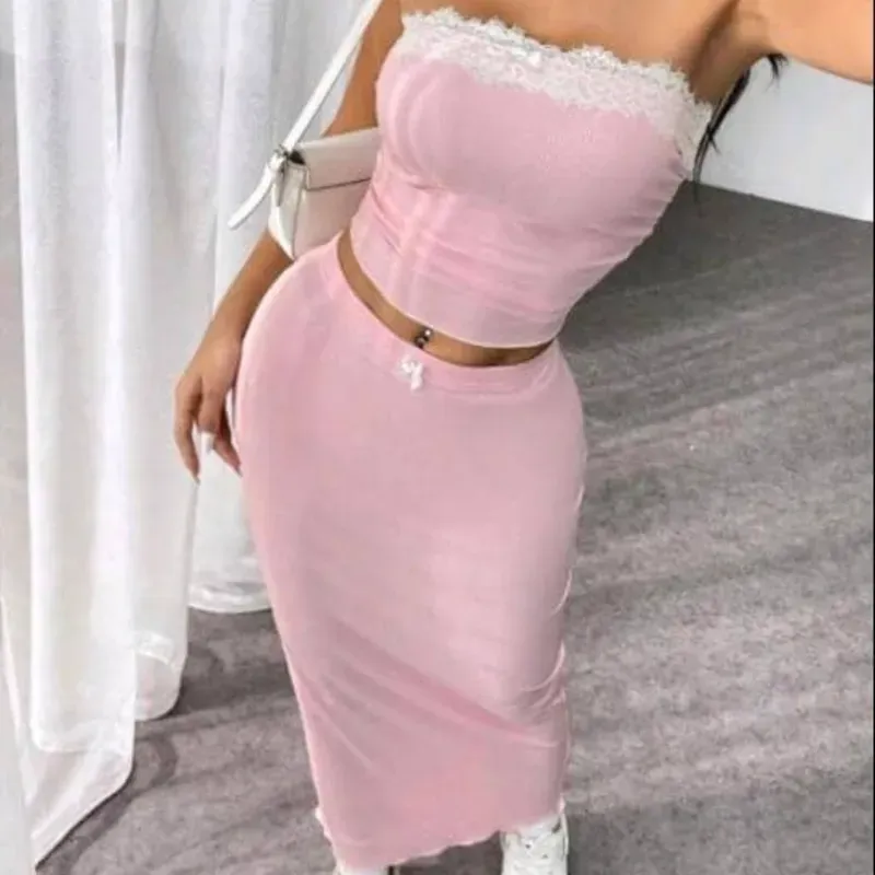 Conjunto de saya y blusa 