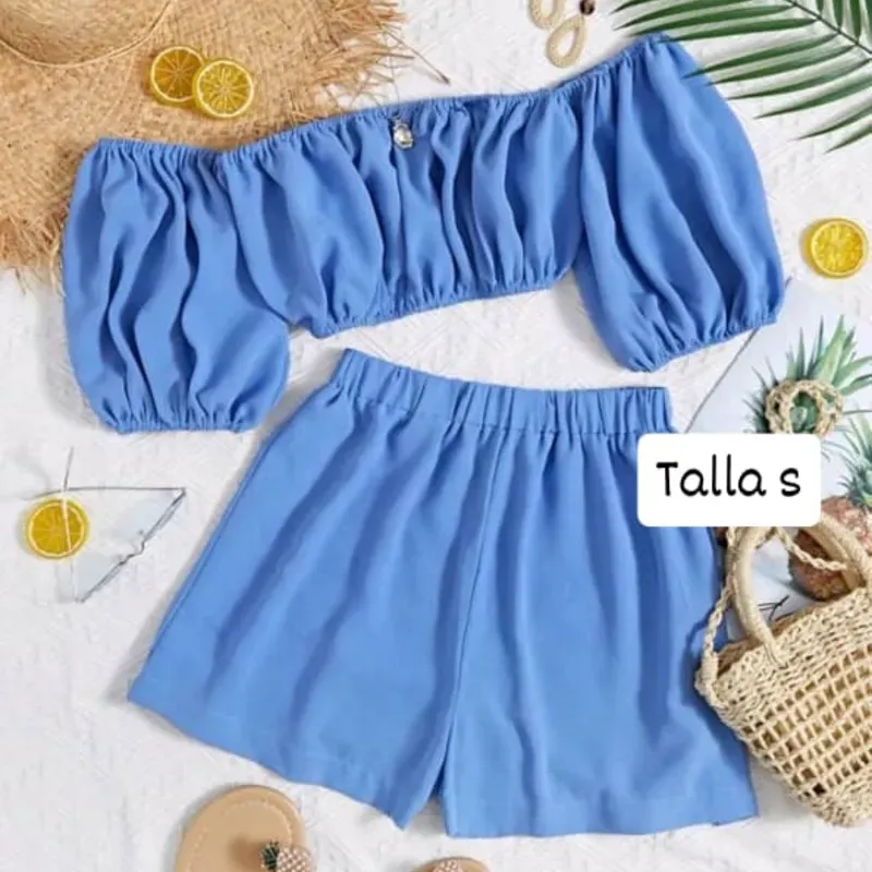 Conjunto de saya y blusa 