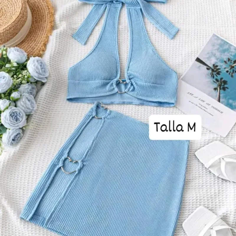 Conjunto de saya y blusa 