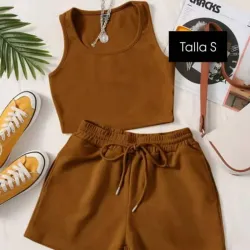 Conjunto de short y camiseta 