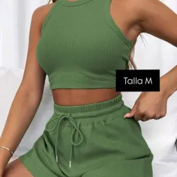 Conjunto de short y camiseta 