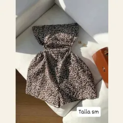 Mono corto con animal print de leopardo