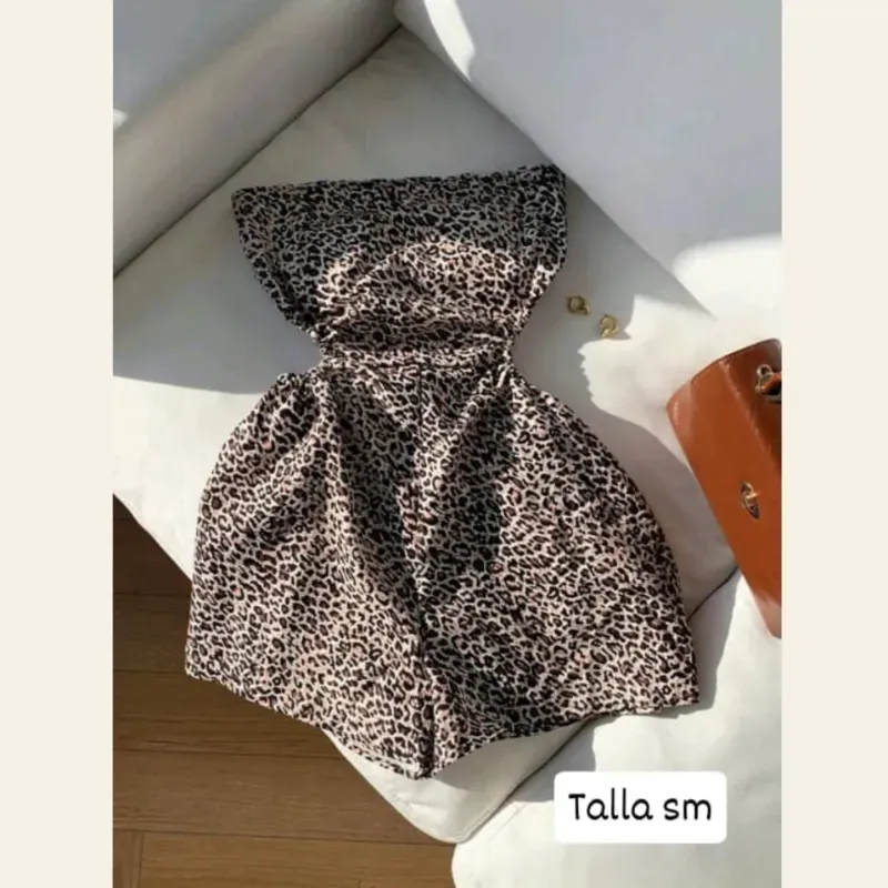 Mono corto con animal print de leopardo