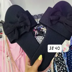Sandalias con textura y lazos 