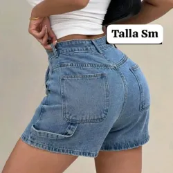 Short con detalle lateral 