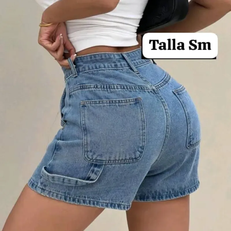 Short con detalle lateral 