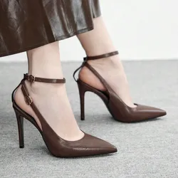 Tacones puntifinos elegantes