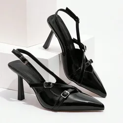 Tacones puntifinos negros