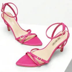 Tacones rosados puntifinos
