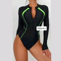 Trusa de mangas largas con detalles verdes