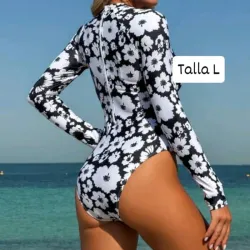 Trusa de mangas largas con estampado floral 
