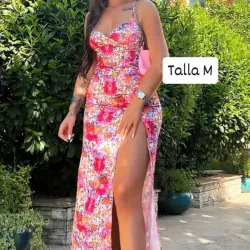 Vestido con abertura lateral y estampado floral 