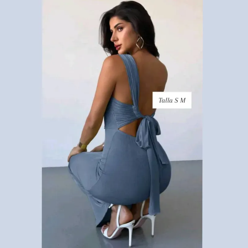 Vestido con abertura y lazo en la espalda 